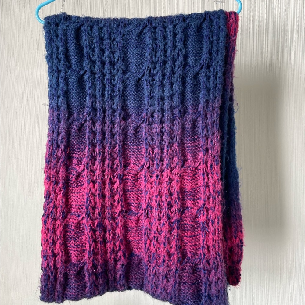 Gradient Tone Scarf
